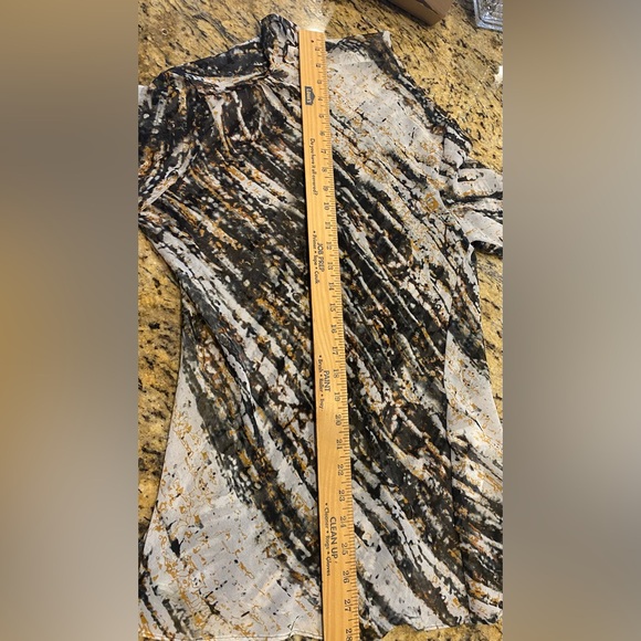 NWOT-Zara Sheer Print Blouse with zipper closure - Picture 10 of 10